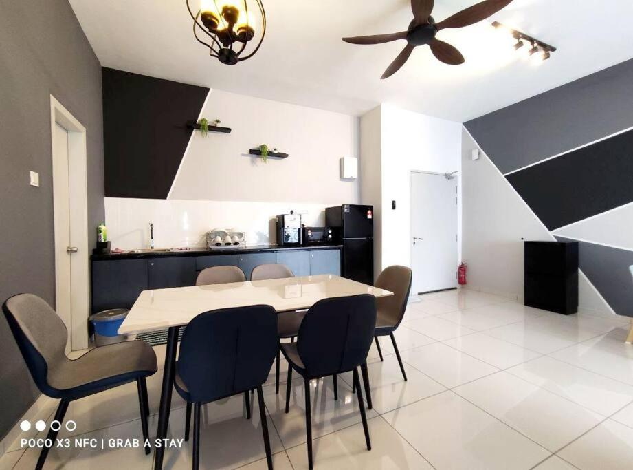 The Horizon 3br L8 By Grab A Apartment *